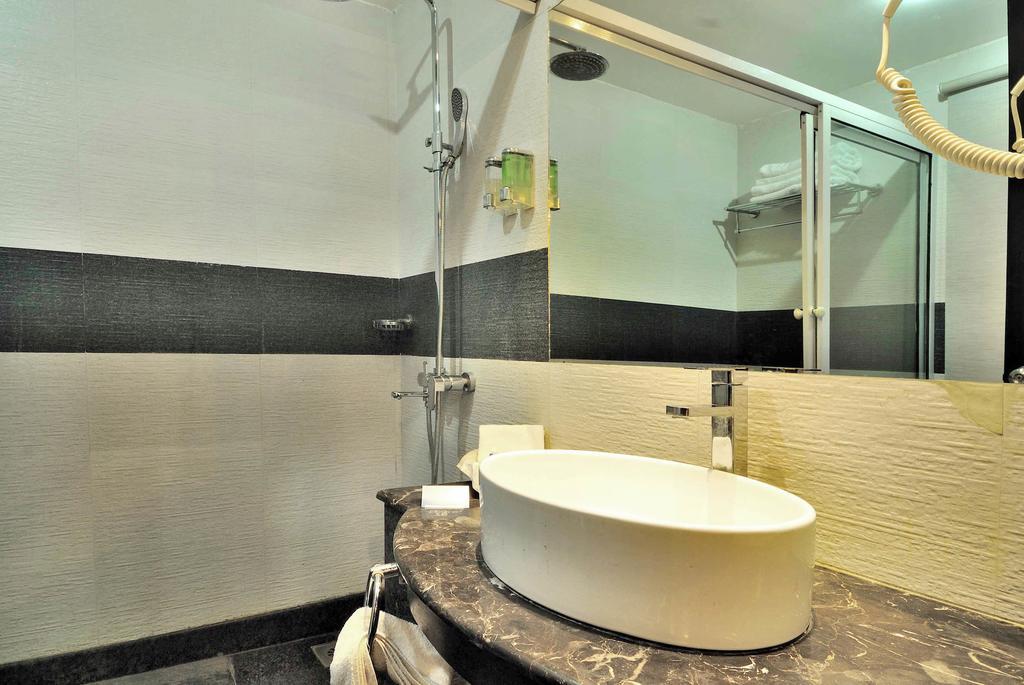 Hotel Oyster Chandigarh