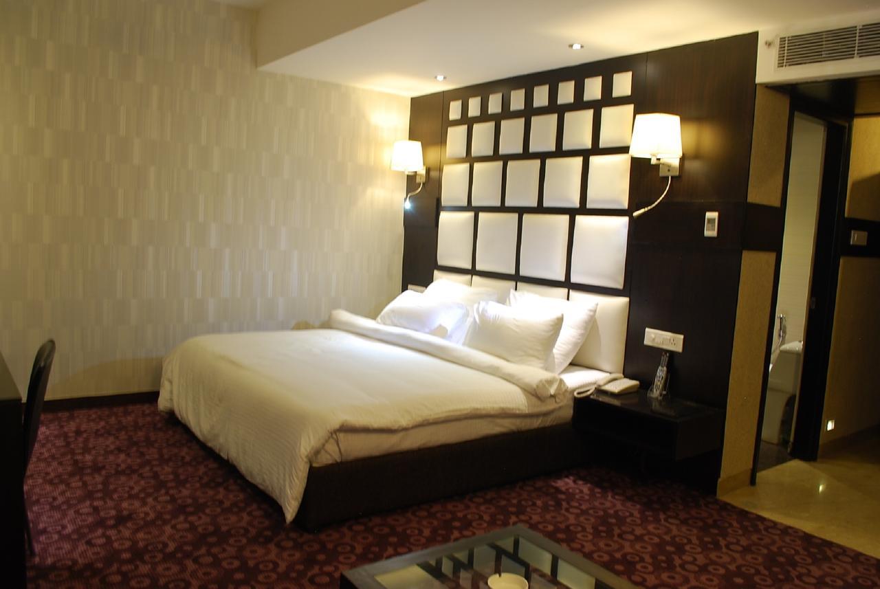 Oyster Hotel Chandigarh