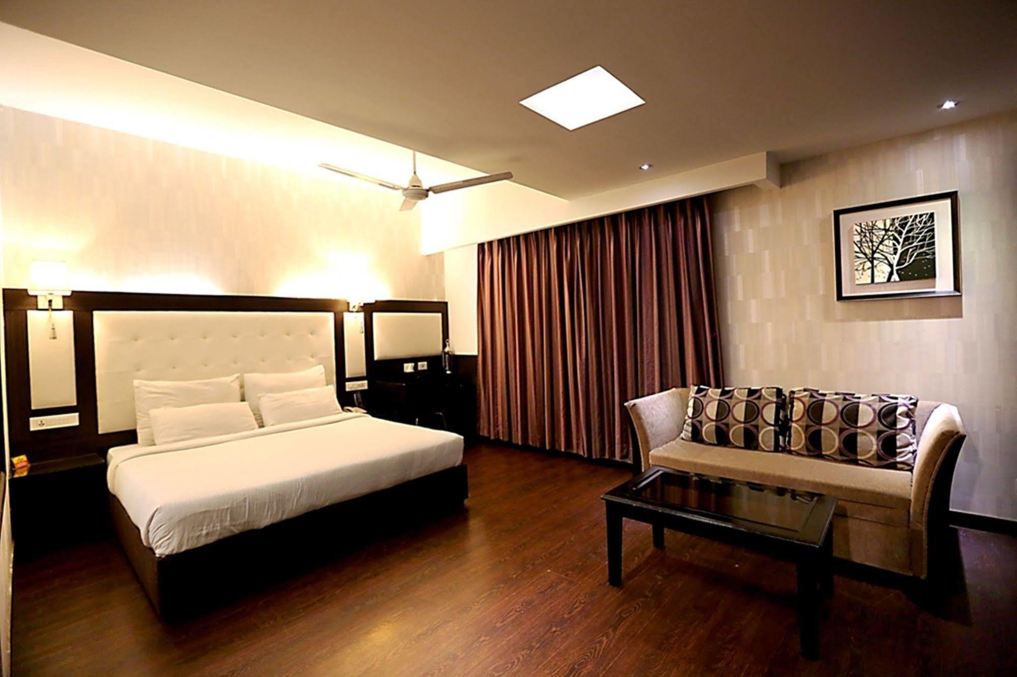 Oyster Hotel Chandigarh