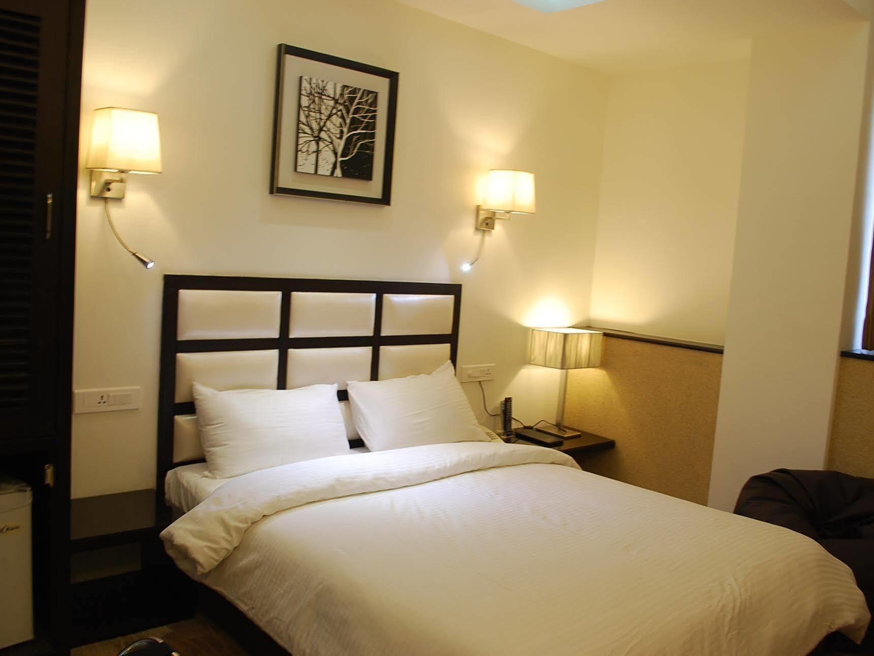 Oyster Hotel Chandigarh