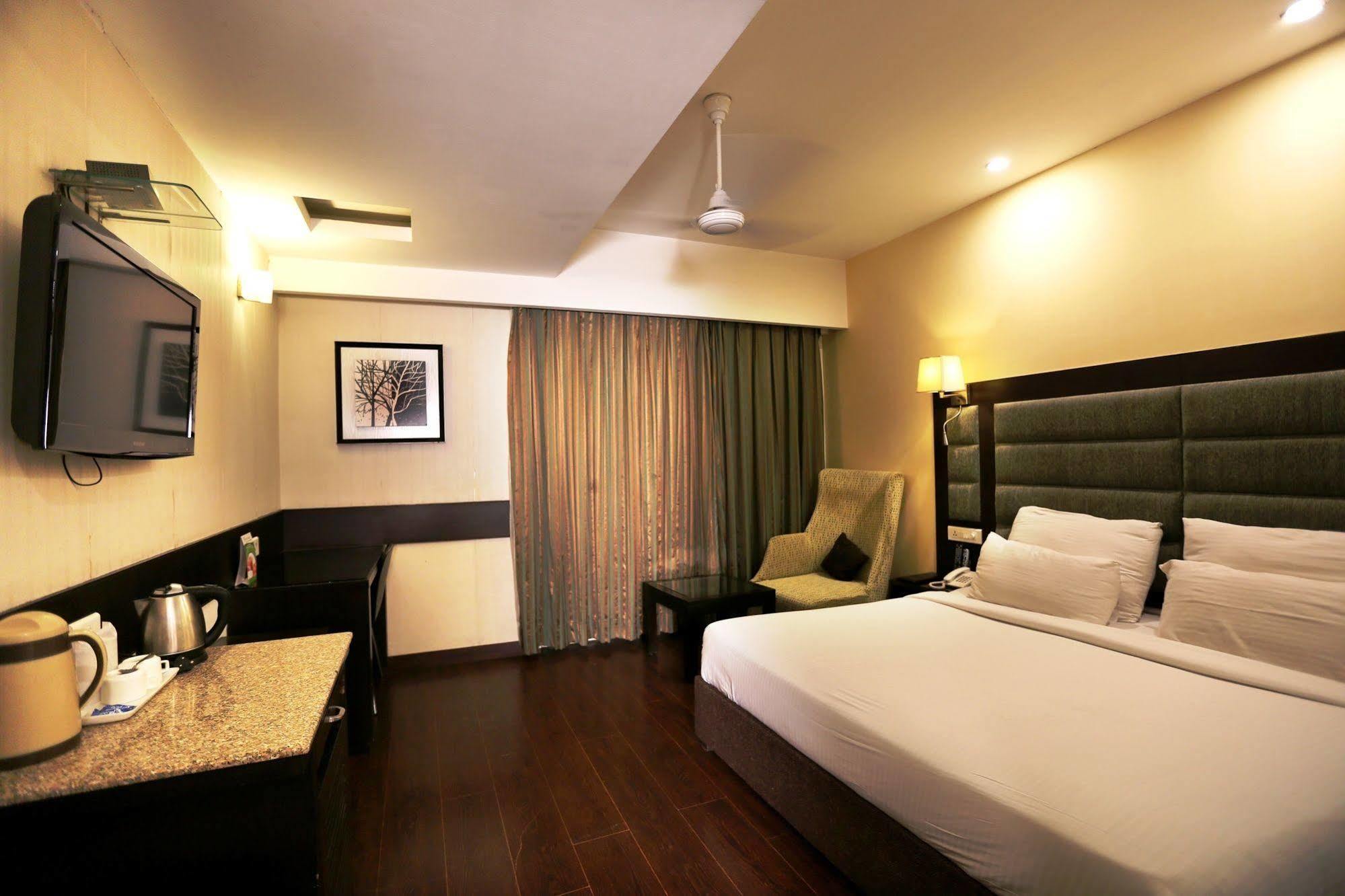 Oyster Hotel Chandigarh